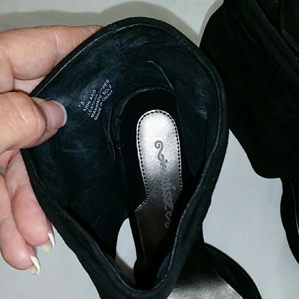 Suede Shoes - Picture 3 of 7